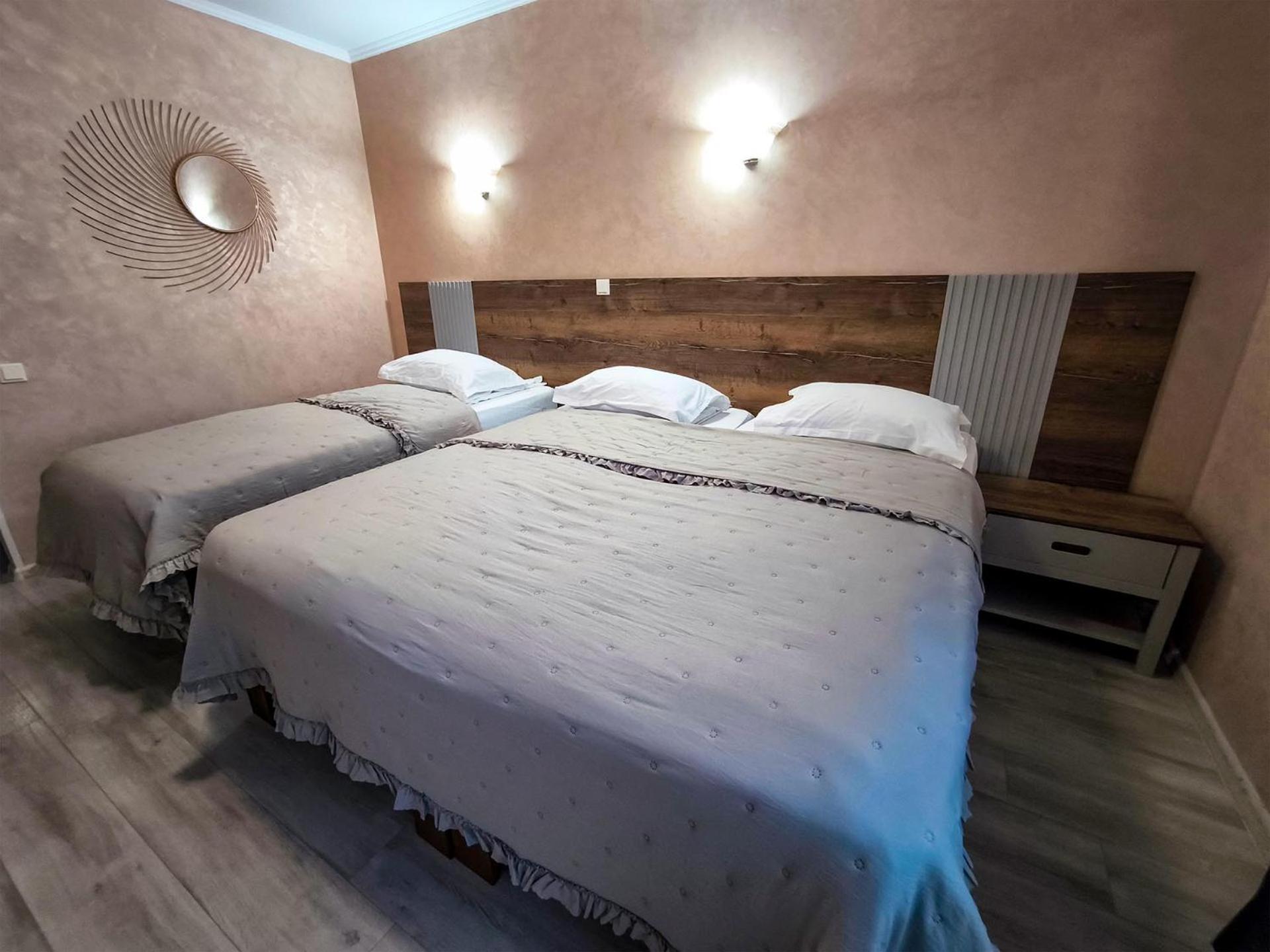 Hotel Dorobanti Iasi Ngoại thất bức ảnh