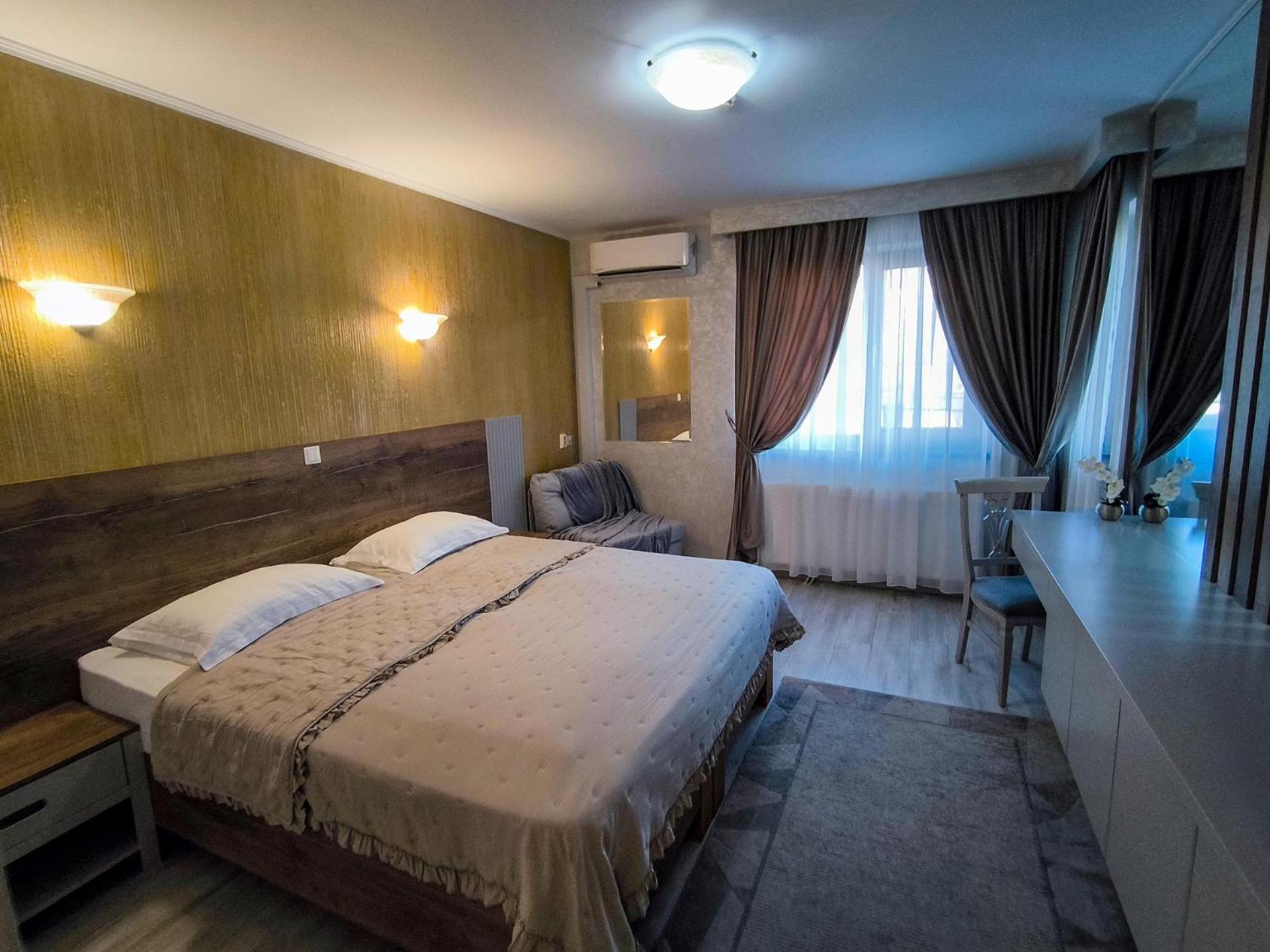 Hotel Dorobanti Iasi Ngoại thất bức ảnh