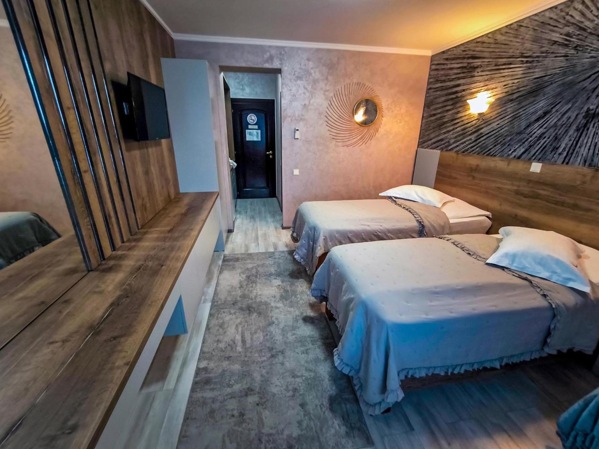 Hotel Dorobanti Iasi Ngoại thất bức ảnh